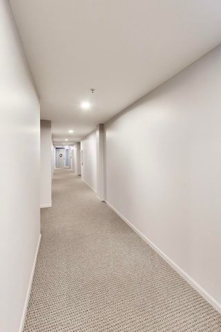 390 S Western Avenue 201, Des Plaines, IL 60016