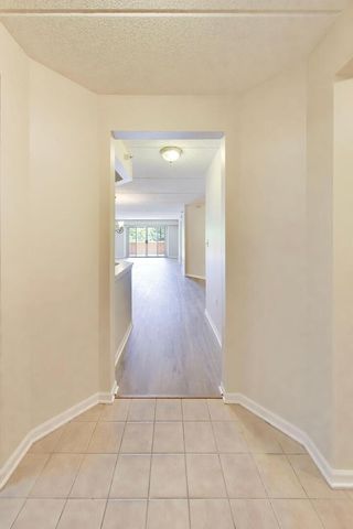 390 S Western Avenue 201, Des Plaines, IL 60016