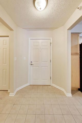 390 S Western Avenue 201, Des Plaines, IL 60016