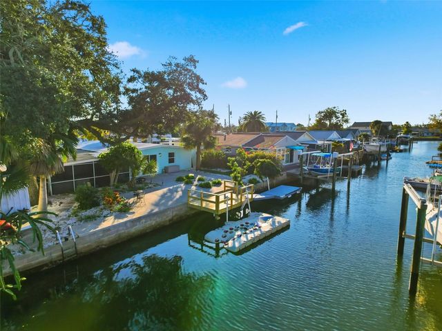 6827 SANDERLING LANE, Hudson, FL 34667