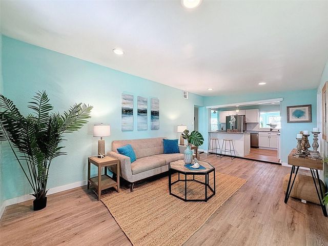 6827 SANDERLING LANE, Hudson, FL 34667