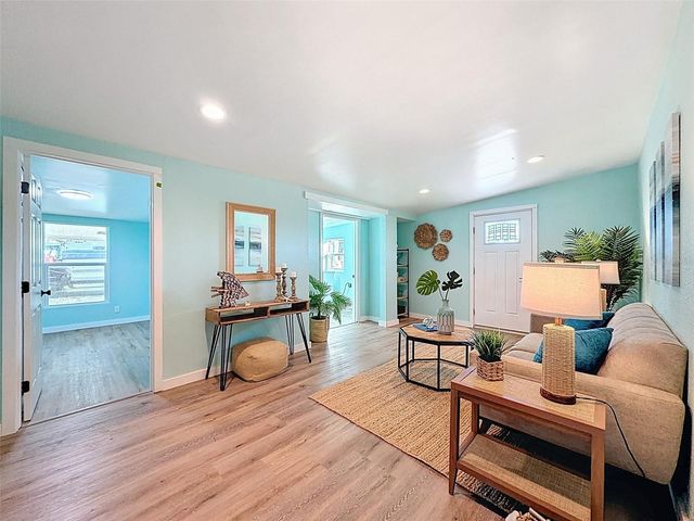 6827 SANDERLING LANE, Hudson, FL 34667