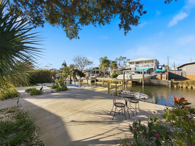 6827 SANDERLING LANE, Hudson, FL 34667