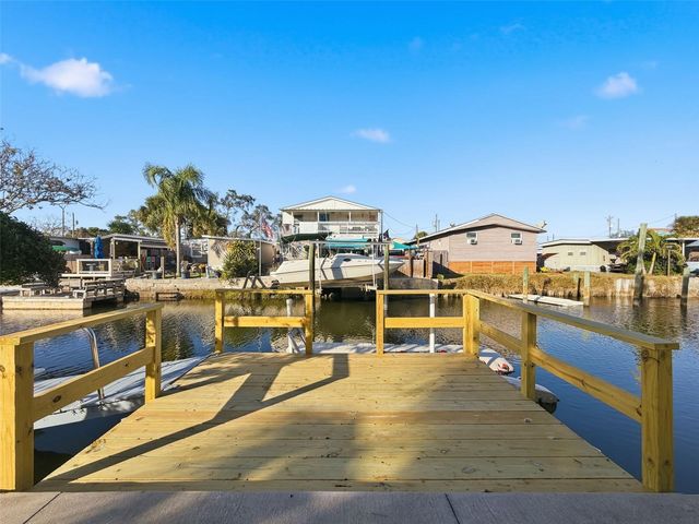 6827 SANDERLING LANE, Hudson, FL 34667