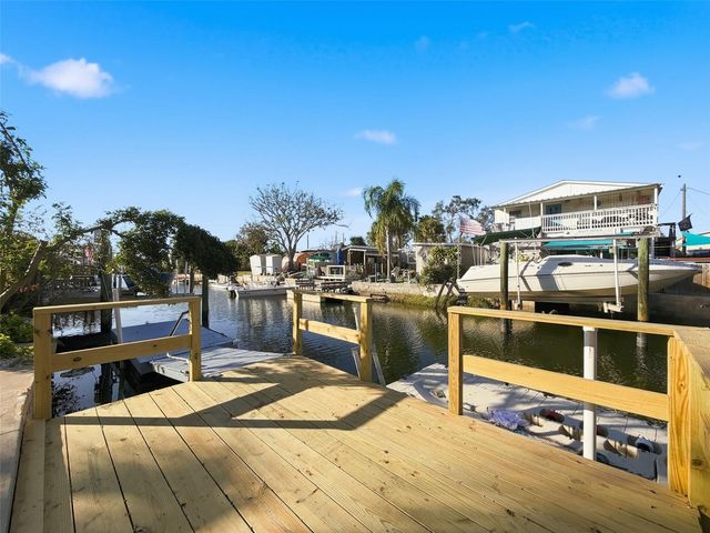 6827 SANDERLING LANE, Hudson, FL 34667