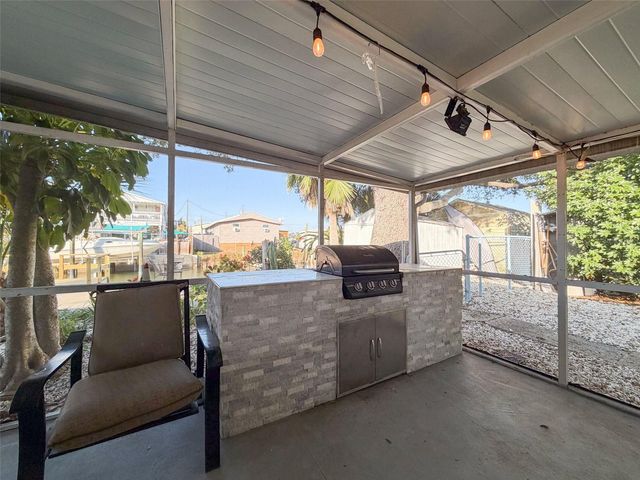 6827 SANDERLING LANE, Hudson, FL 34667