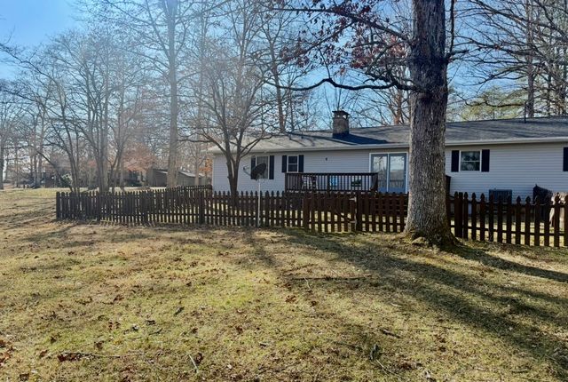 131 Pine Tree Cir, Crossville, TN 38571