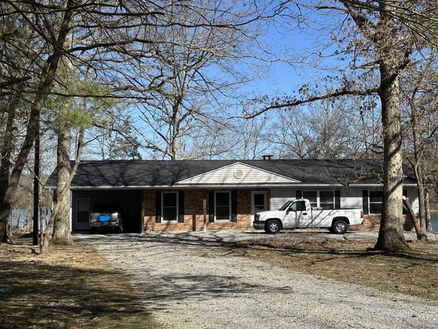 131 Pine Tree Cir, Crossville, TN 38571