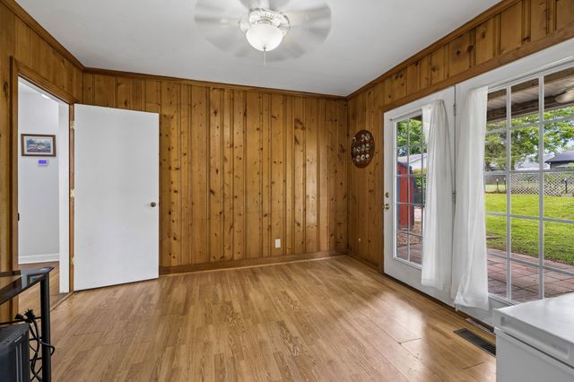 111 Morrison St, Centerville, TN 37033