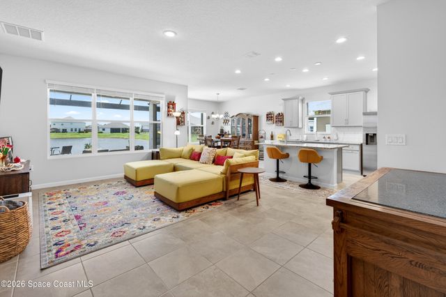 1984 SE Middlebury Drive SE, Palm Bay, FL 32909