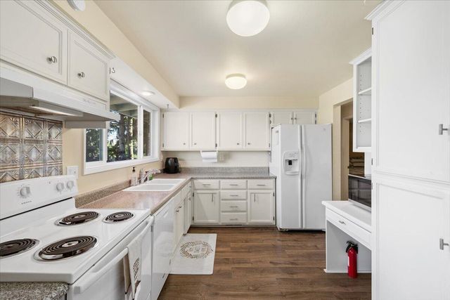1120 Beswick Way, Ashland, OR 97520