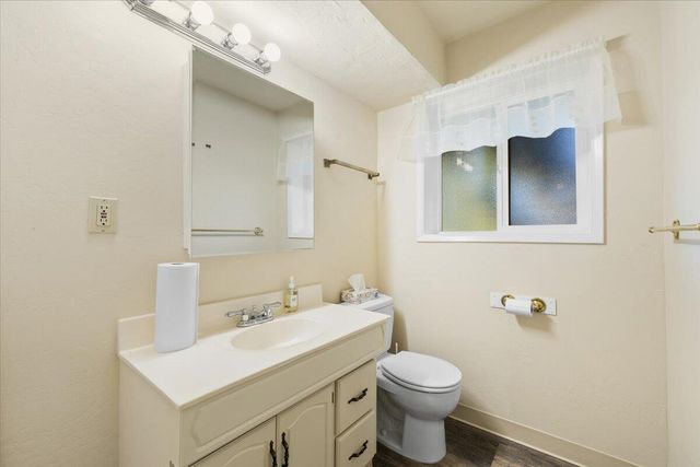 1120 Beswick Way, Ashland, OR 97520