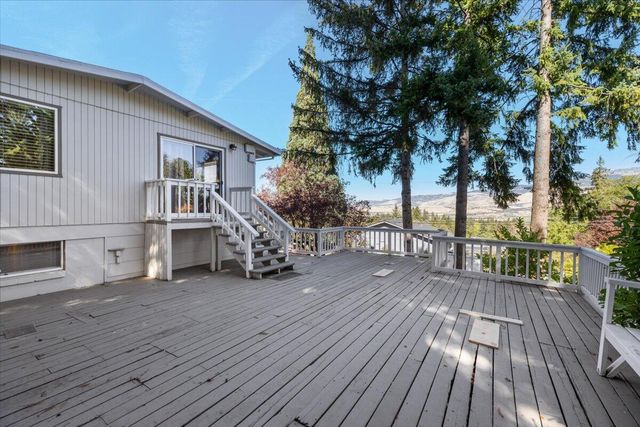 1120 Beswick Way, Ashland, OR 97520