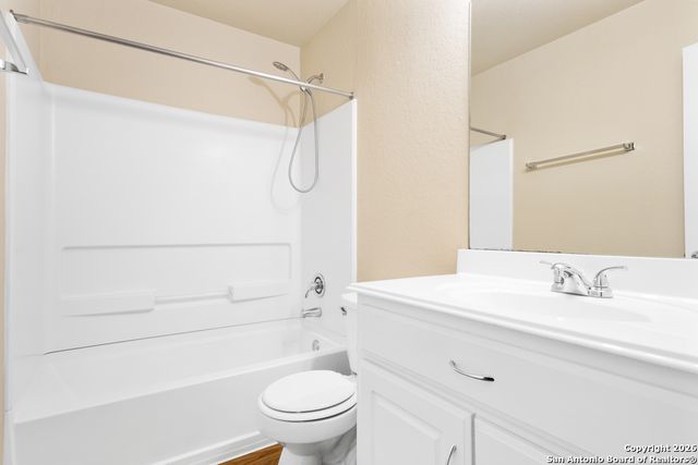 5511 Hidden Canyon, San Antonio, TX 78252