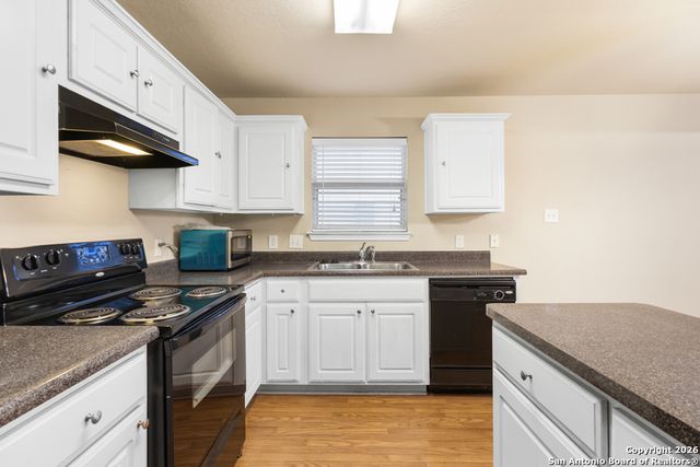 5511 Hidden Canyon, San Antonio, TX 78252