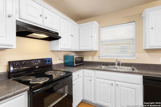 5511 Hidden Canyon, San Antonio, TX 78252