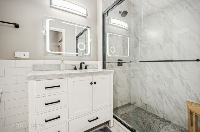 700 N Larrabee Street 905, Chicago, IL 60654