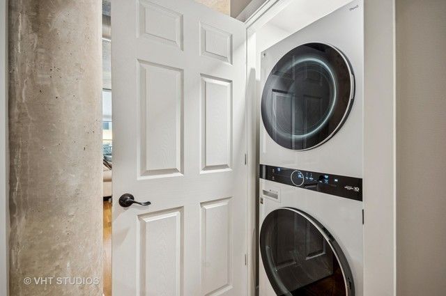 700 N Larrabee Street 905, Chicago, IL 60654