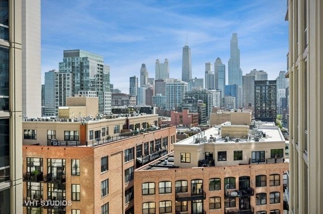 700 N Larrabee Street 905, Chicago, IL 60654
