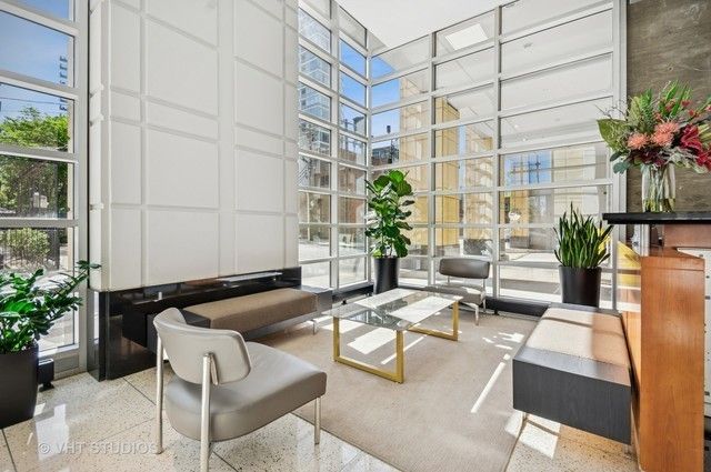 700 N Larrabee Street 905, Chicago, IL 60654