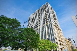 700 N Larrabee Street 905, Chicago, IL 60654
