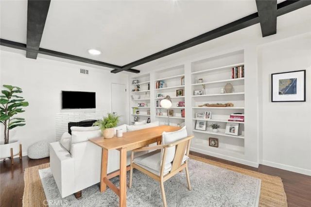 6321 W 79th Street, Los Angeles, CA 90045