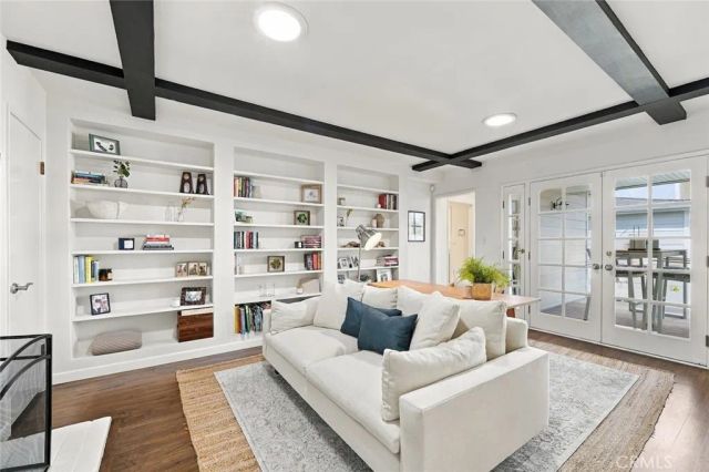 6321 W 79th Street, Los Angeles, CA 90045