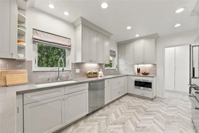 6321 W 79th Street, Los Angeles, CA 90045