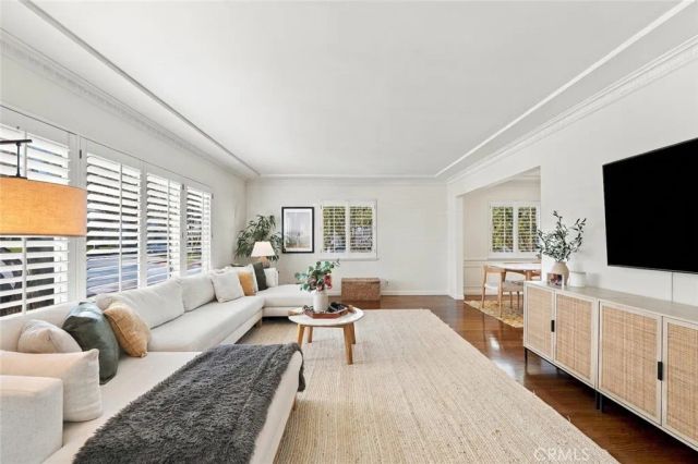6321 W 79th Street, Los Angeles, CA 90045