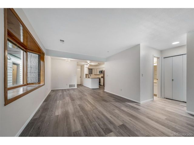 2892 Shadow Creek Dr 111, Boulder, CO 80303