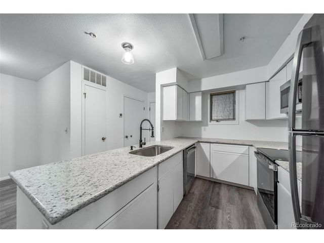 2892 Shadow Creek Dr 111, Boulder, CO 80303