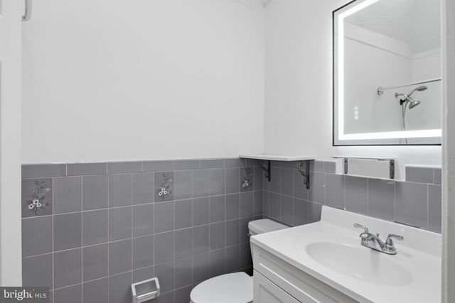 7261 CALVIN RD, Upper Darby, PA 19082