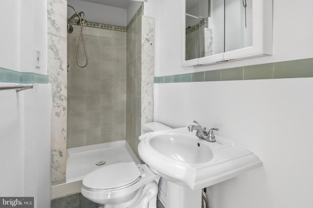 7261 CALVIN RD, Upper Darby, PA 19082