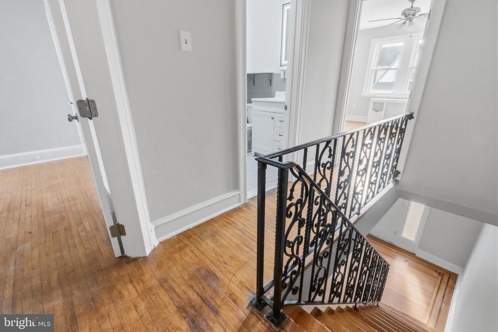 Image 10 of property listing at 7261 CALVIN RD, Upper Darby, PA 19082