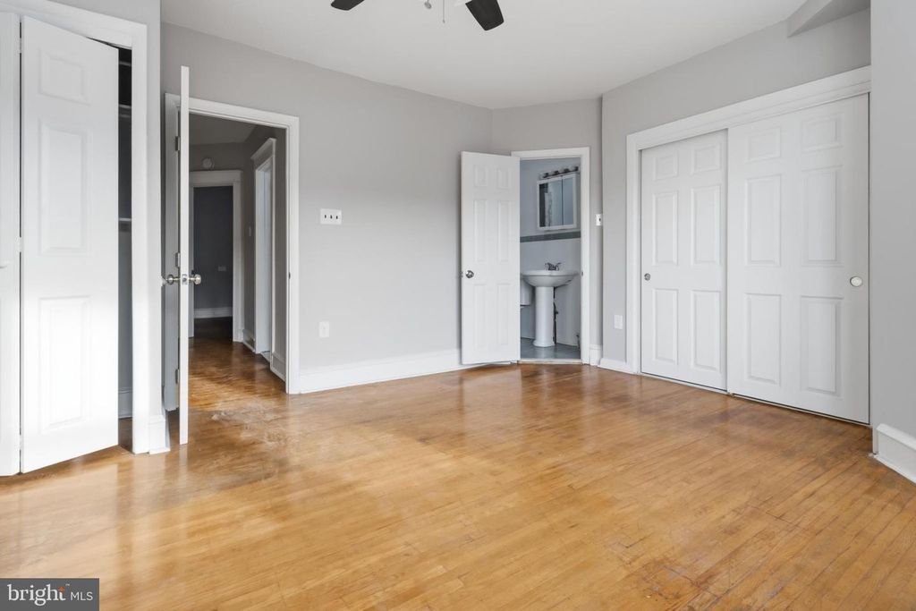 Image 18 of property listing at 7261 CALVIN RD, Upper Darby, PA 19082