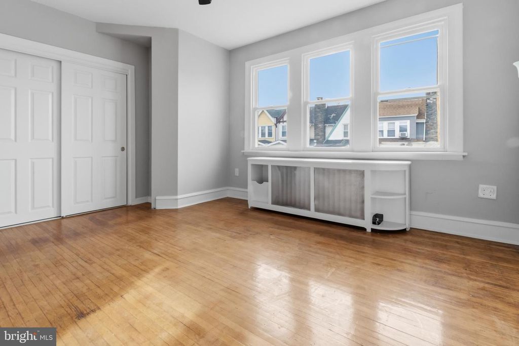 Image 19 of property listing at 7261 CALVIN RD, Upper Darby, PA 19082