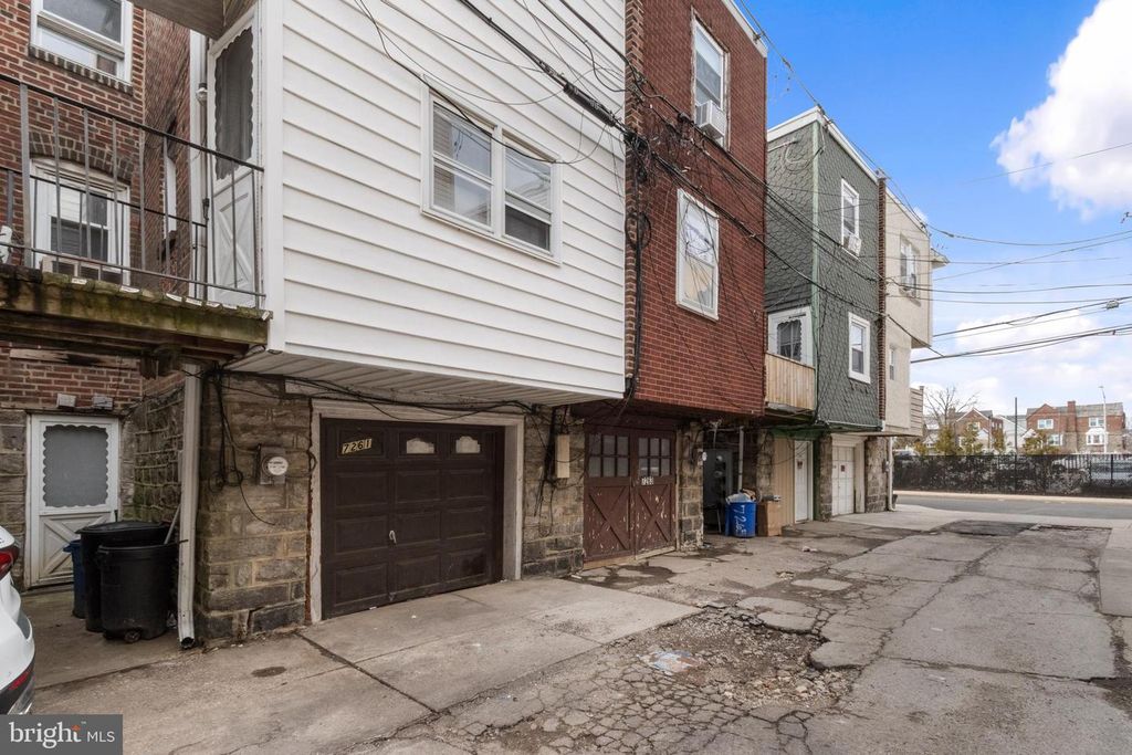 Image 23 of property listing at 7261 CALVIN RD, Upper Darby, PA 19082