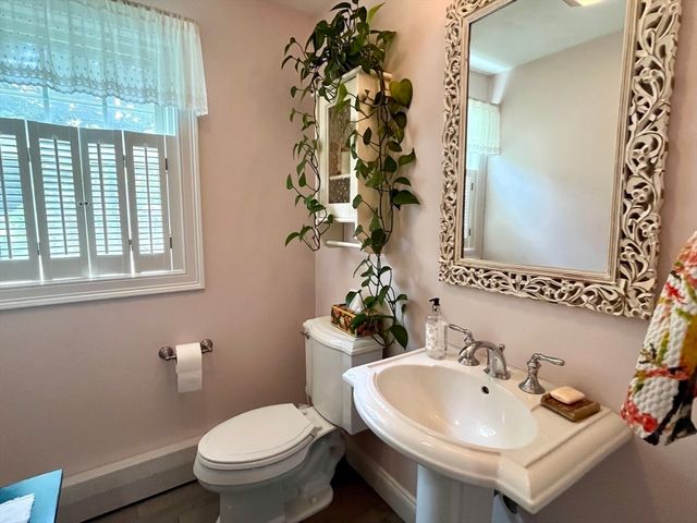 35 Brunelle Dr, Rutland, MA 01543