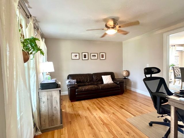 35 Brunelle Dr, Rutland, MA 01543