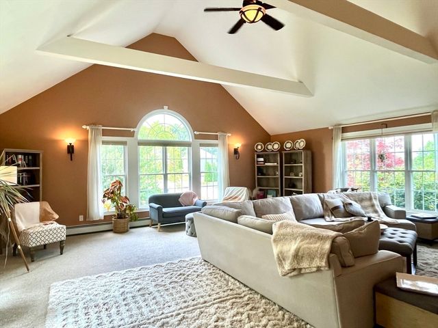 35 Brunelle Dr, Rutland, MA 01543