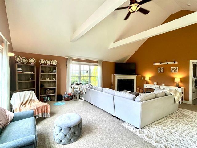 35 Brunelle Dr, Rutland, MA 01543