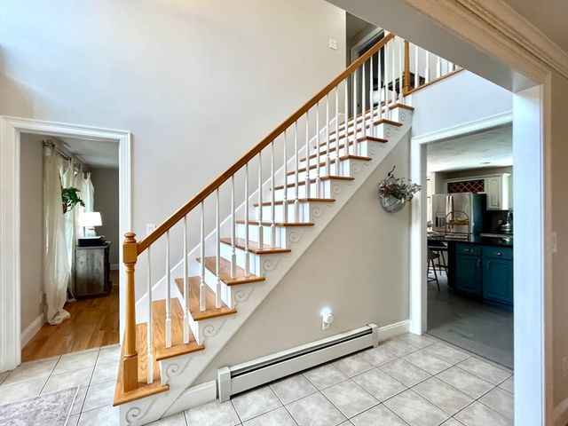 35 Brunelle Dr, Rutland, MA 01543