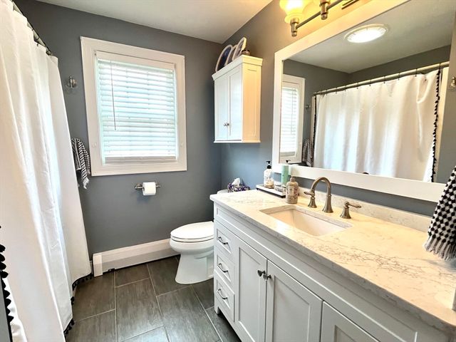 35 Brunelle Dr, Rutland, MA 01543