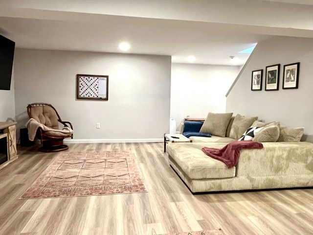 35 Brunelle Dr, Rutland, MA 01543