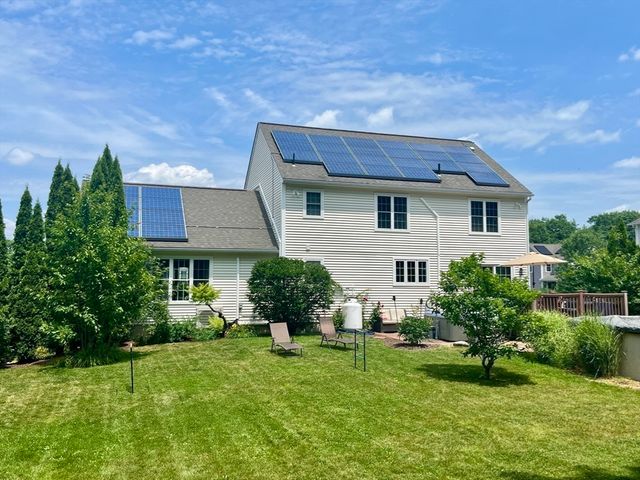 35 Brunelle Dr, Rutland, MA 01543