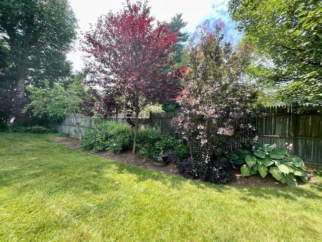 35 Brunelle Dr, Rutland, MA 01543