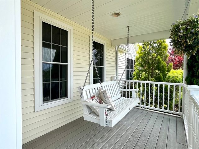 35 Brunelle Dr, Rutland, MA 01543