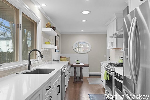 2020 Argentina Drive, Grand Rapids, MI 49506