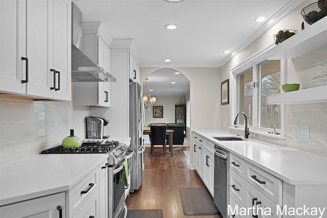 2020 Argentina Drive, Grand Rapids, MI 49506