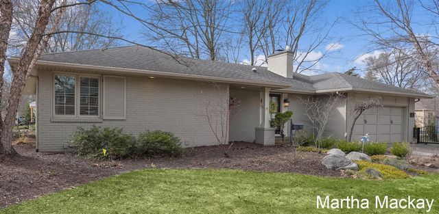 2020 Argentina Drive, Grand Rapids, MI 49506
